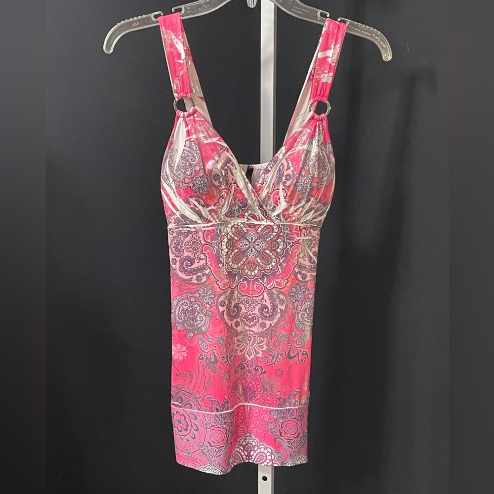 Med sexy top with built in padding and silver accent circles in each strap